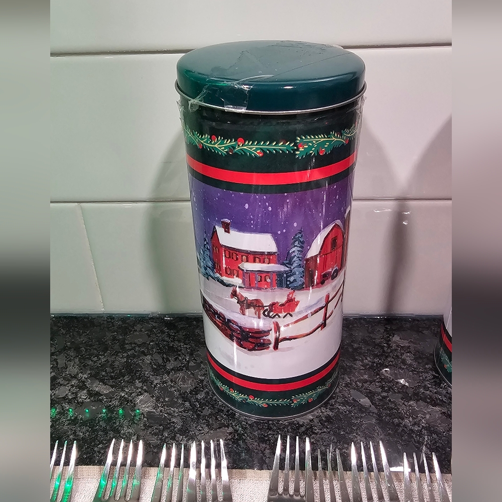 40 Piece Vintage Christmas Stainless Steel Silverware With Collector's Tin - Picture 6 of 7